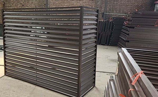 鋅鋼百葉窗廠家生產(chǎn)環(huán)境