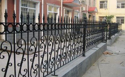 鋅鋼護(hù)欄供應(yīng)